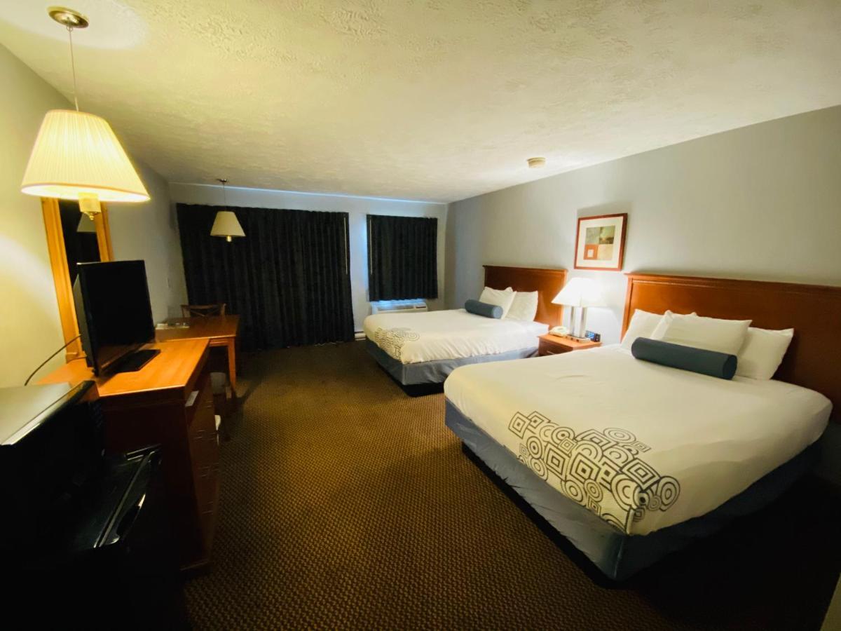 Fleetwood Inn Suites Cheboygan Exteriér fotografie