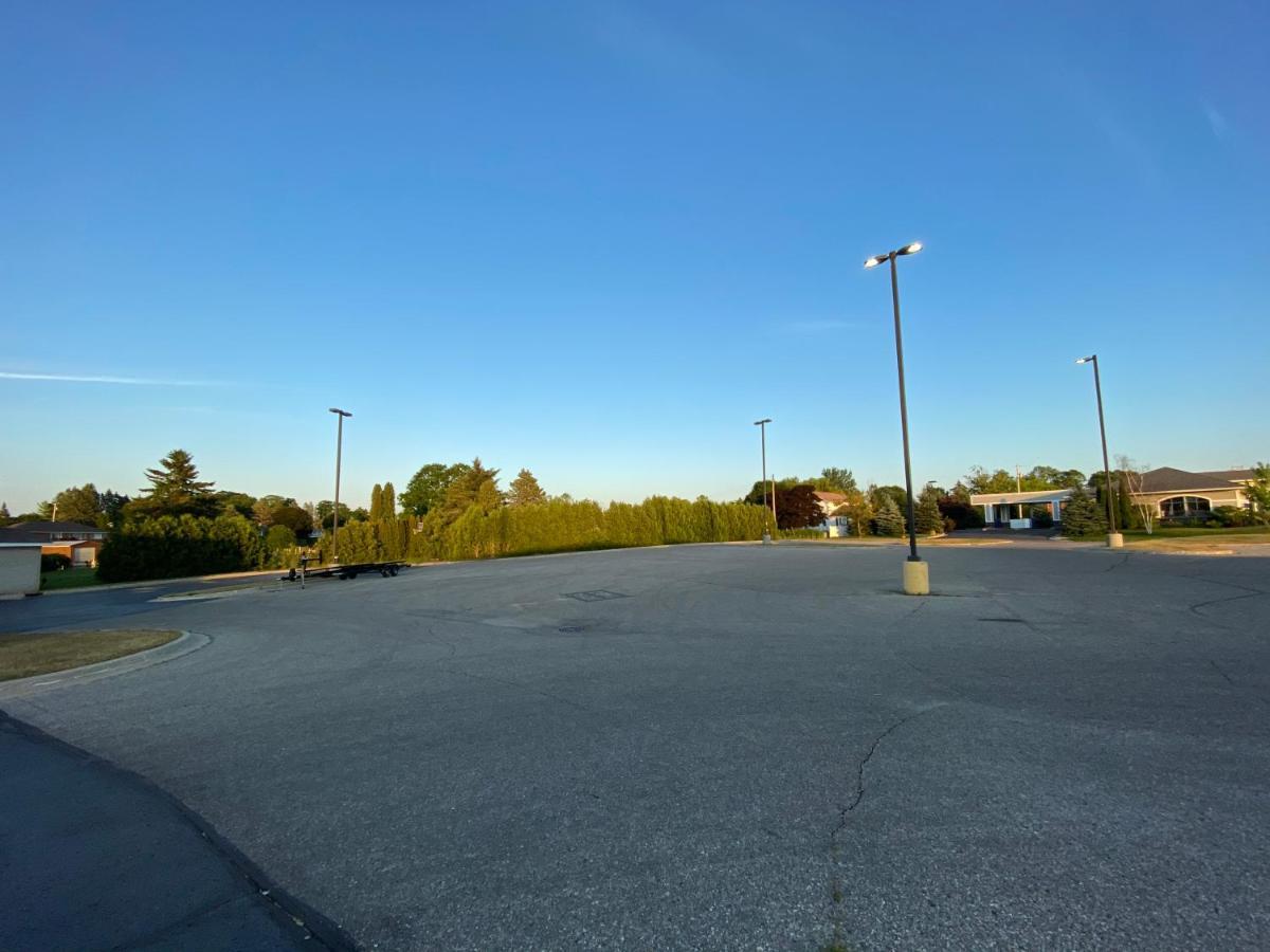 Fleetwood Inn Suites Cheboygan Exteriér fotografie