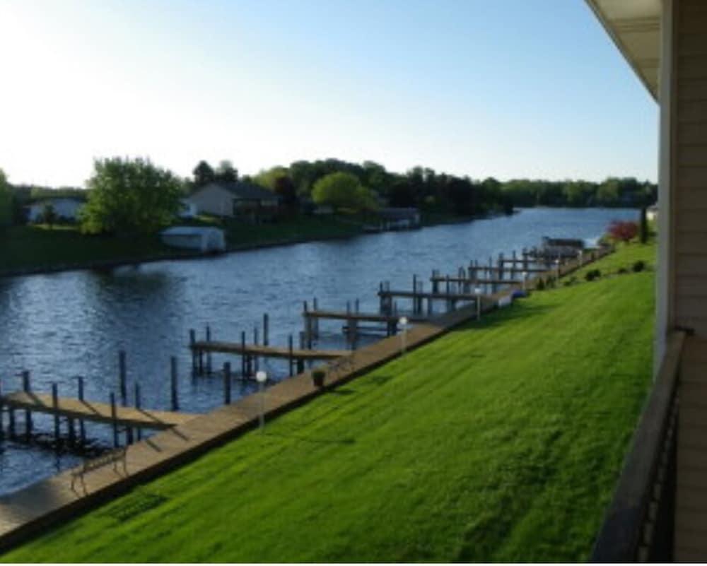 Fleetwood Inn Suites Cheboygan Exteriér fotografie