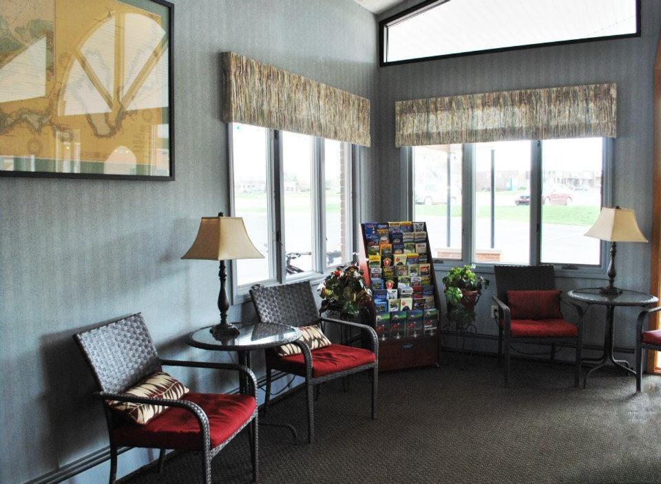 Fleetwood Inn Suites Cheboygan Exteriér fotografie